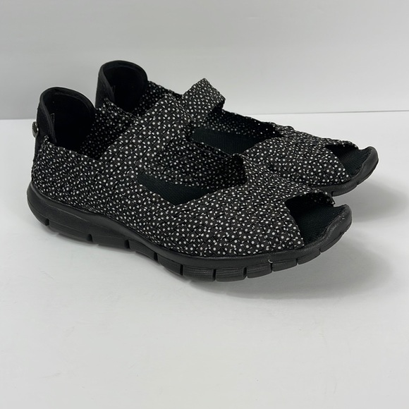 Bernie Mev. Comfi Mary Jane Sandals